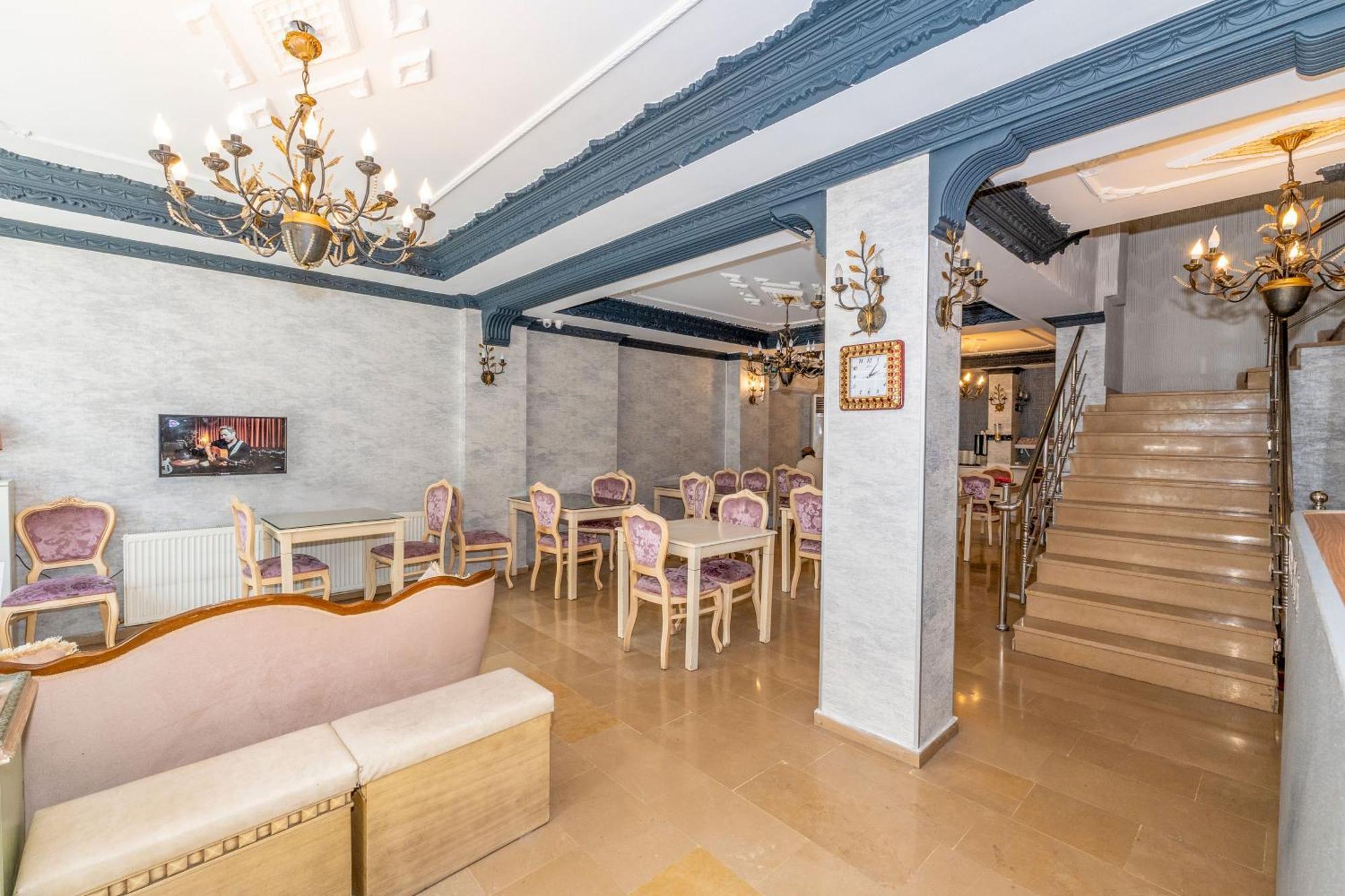 Istanbul Holiday Hotel 3*