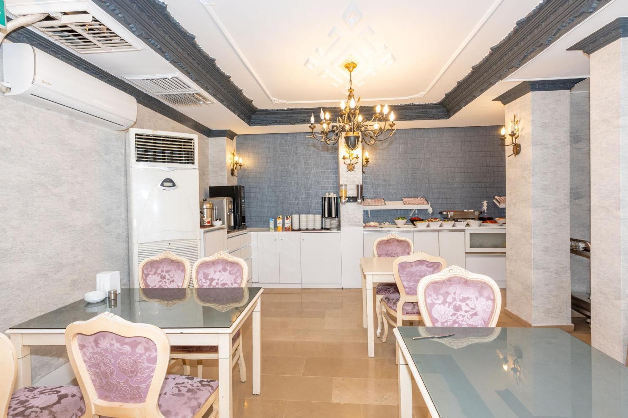 Istanbul Holiday Hotel Otel 3*