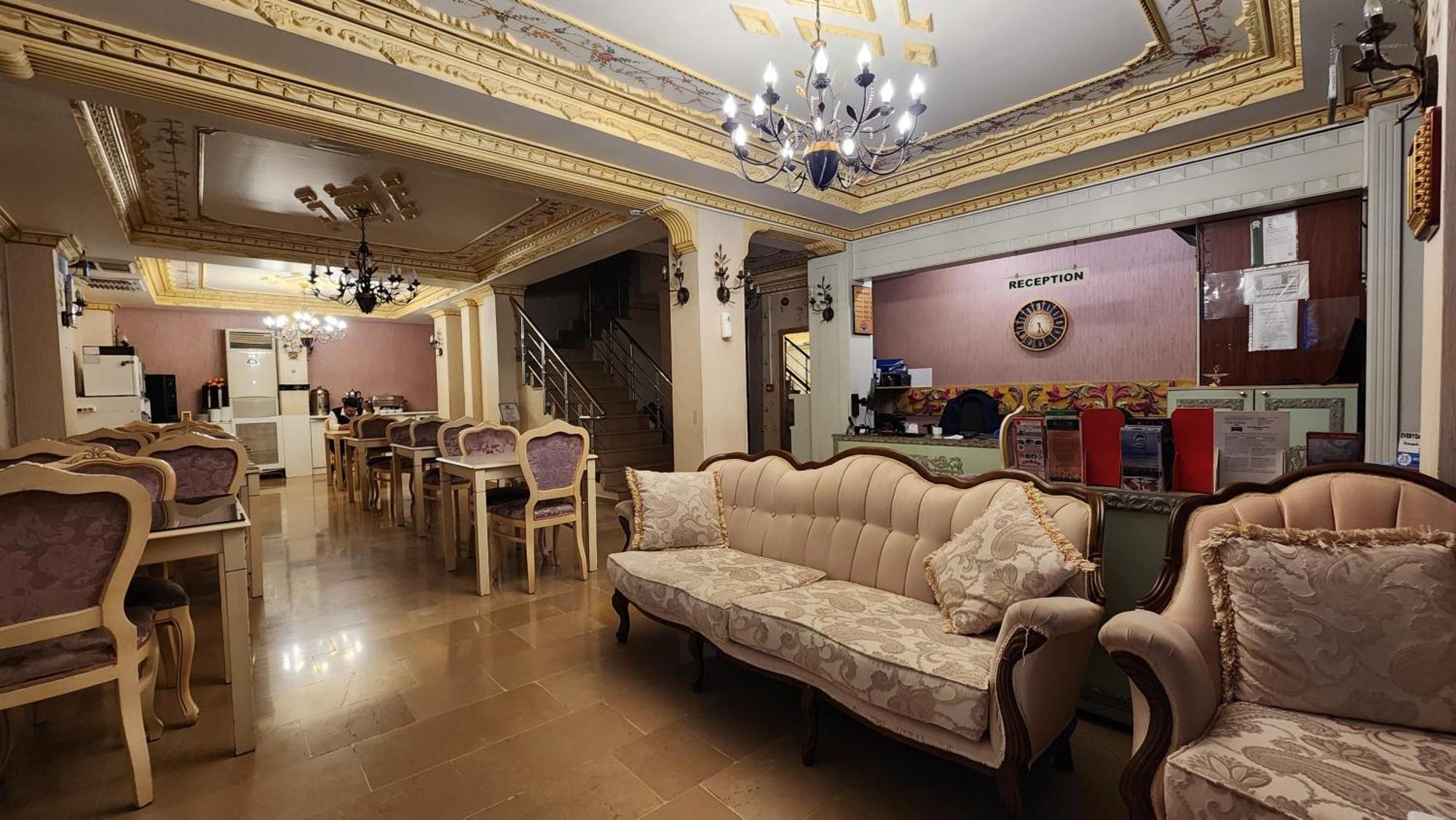 Istanbul Holiday Hotel 3*